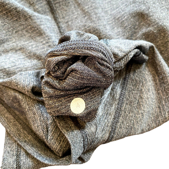 Lululemon Run Wild Short Sleeve Tech Shirt Reflective Gray Sz 4 Run Gym - Picture 4 of 6